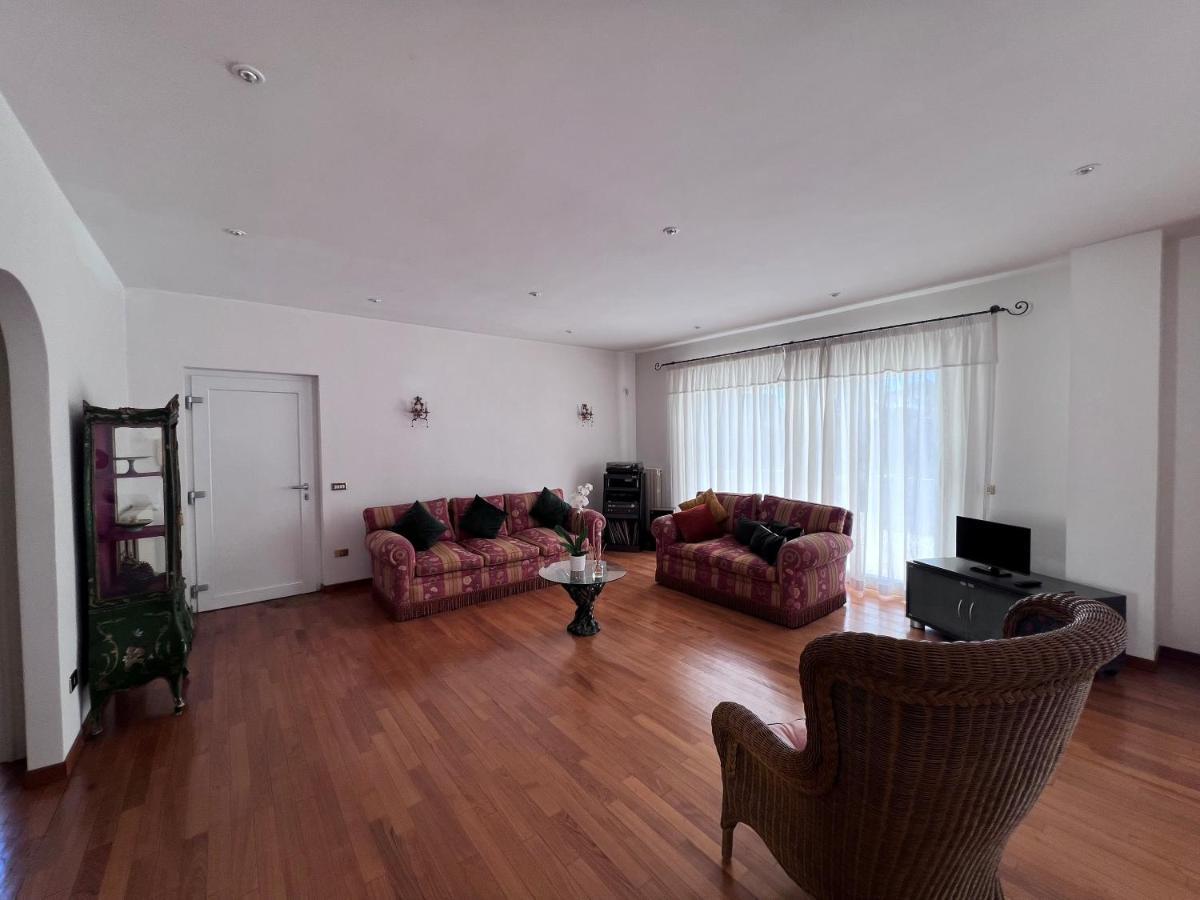 Villa Luxury Roma マルコ・シモーネ エクステリア 写真